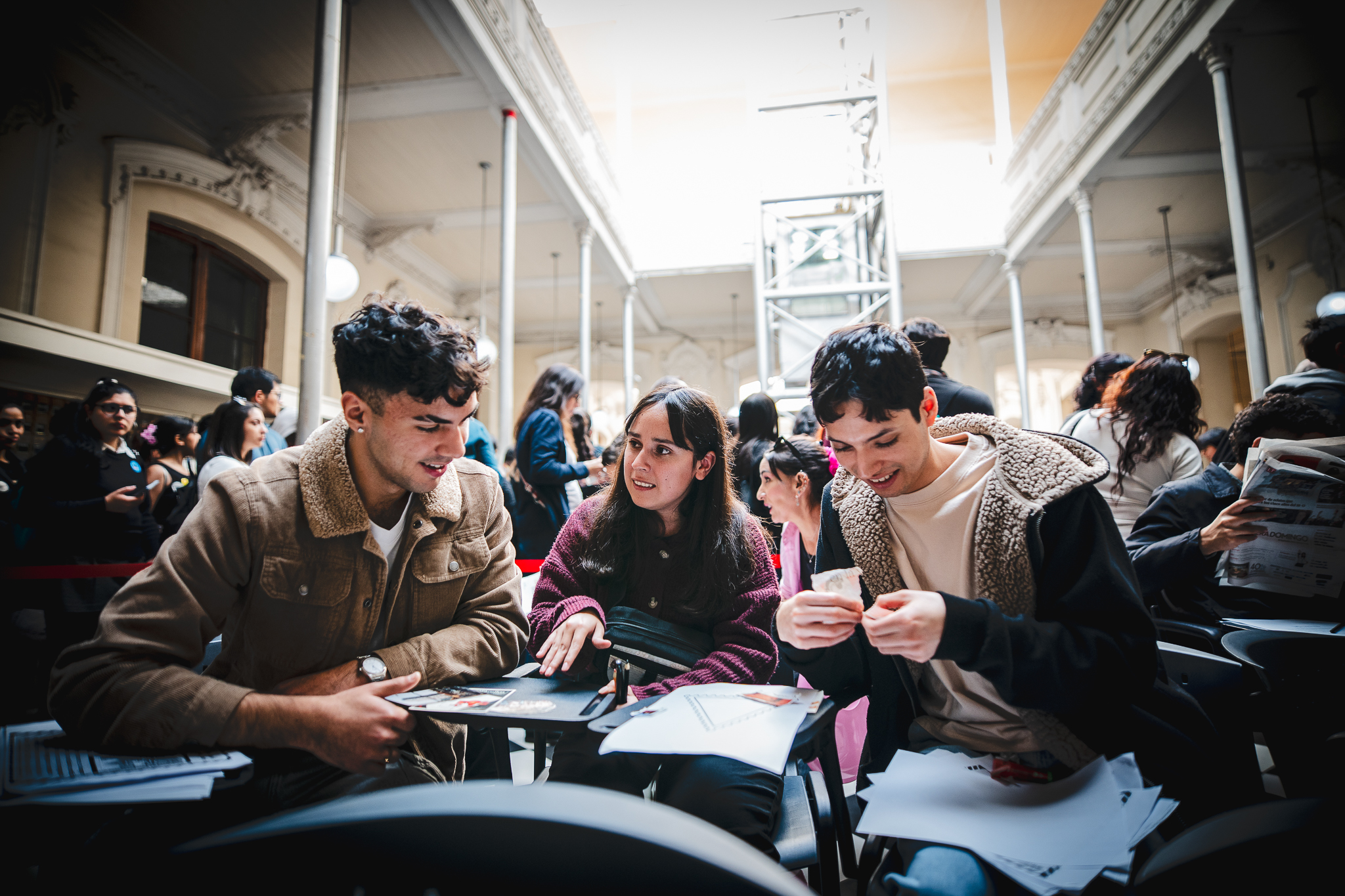 Chile en tu sello: un viaje de estampillas, cartas, historia y futuro