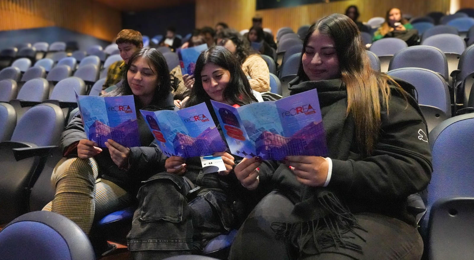 Exitoso lanzamiento del programa reCREA con la participación de estudiantes de distintas facultades de la U. Finis Terrae